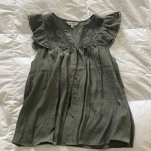 NWOT Butterfly sleeve blouse